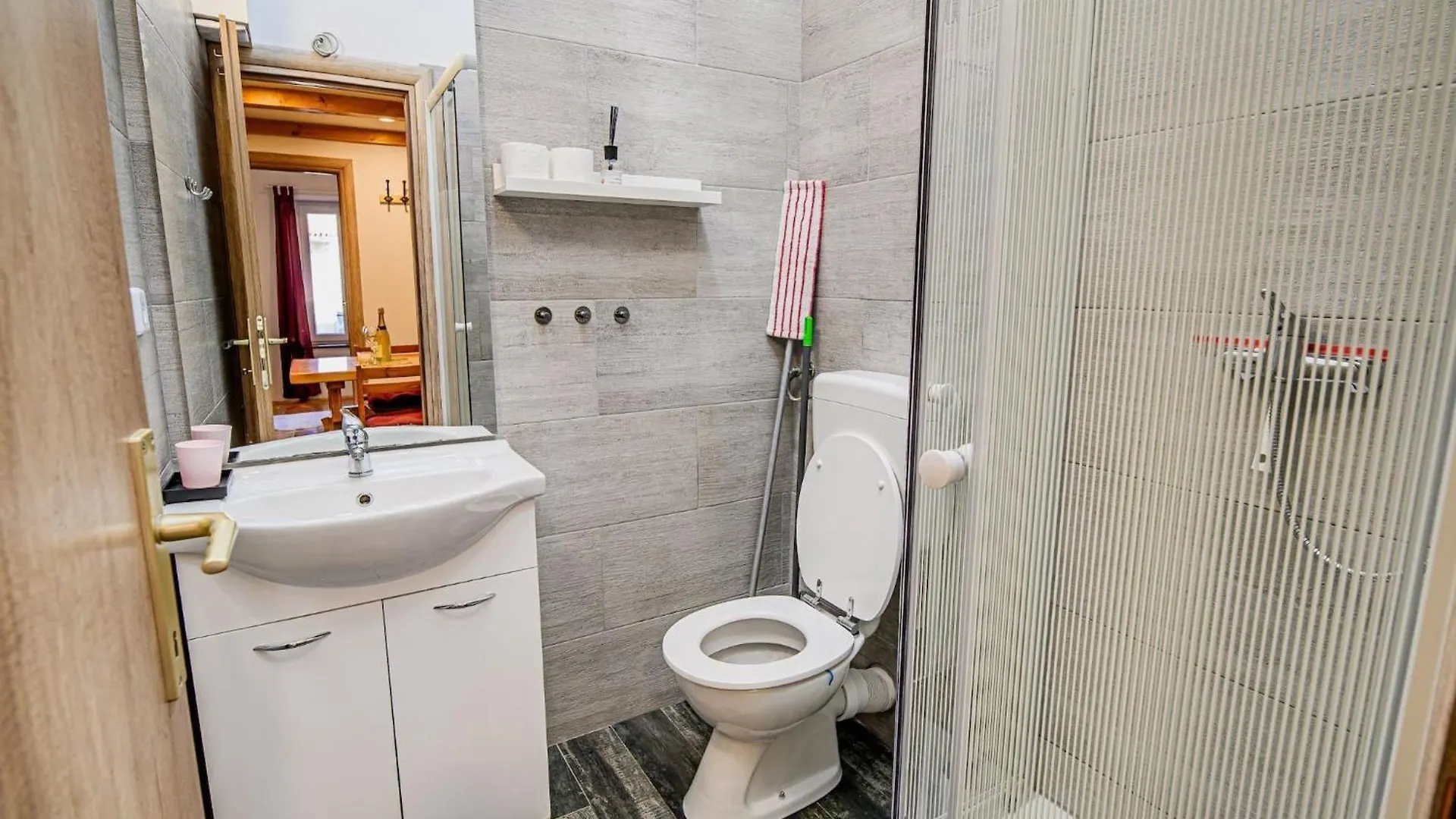Sleek And Stylish Umag Apartments With Sea View - Comfort Two Bedroom Apartment With Terrace